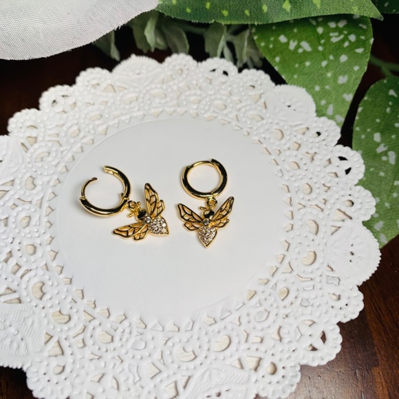 Mini Honey Bee 18K Gold Plated Crystal Hoop Earrings - Picture 3 of 8